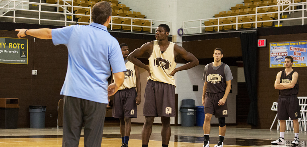 Hawks ready to begin basketball season - The Brown and White