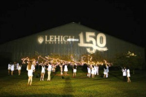 Students gather on the lawn on Goodman Campus for the Dinner en Blac on Saturday, Sept. 26, 2015. Lehigh After Dark is looking for ambassadors to help with more programs like Dinner en Blac. (Courtesy of the Lehigh University website)