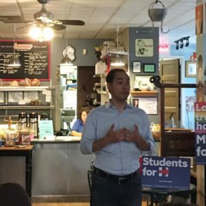 Julián Castro, the United States Secretary of Housing and Urban Development, encouraged students to vote for Hillary Clinton on Oct. 22, 2016. He spoke at Deja Brew about Clinton's plans to make college more affordable. (Em Okrepkie/B&W Staff)