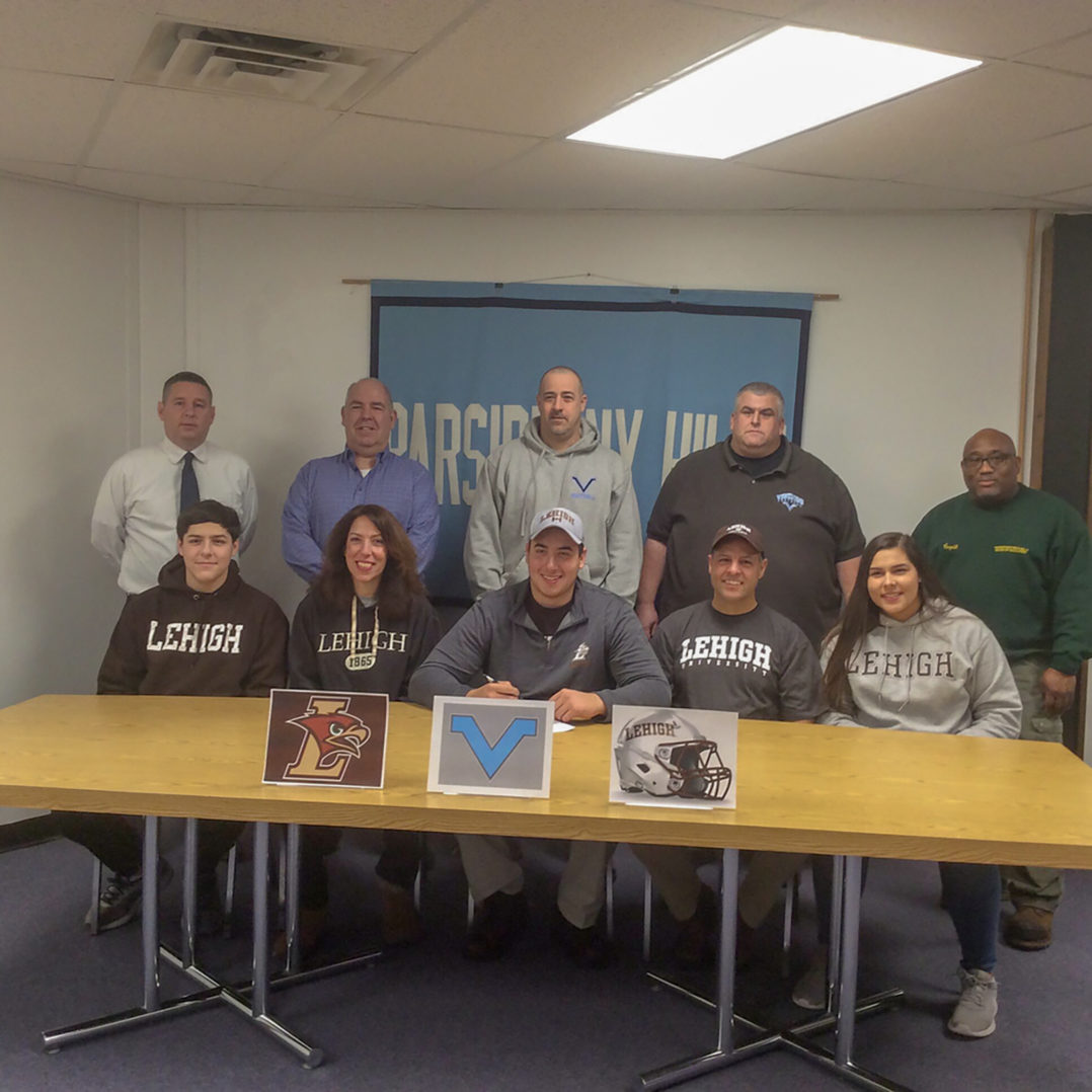 Lehigh football signs 13 members from class of 2022