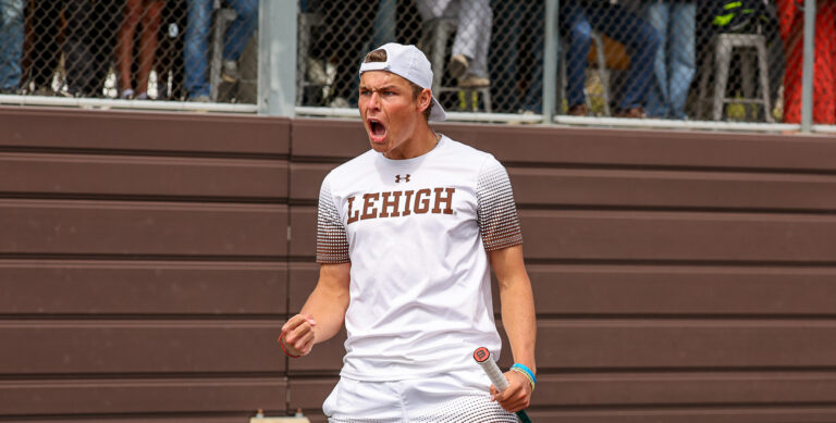 Alex Van Lumich finds success on men’s tennis lineup