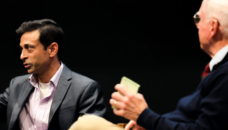Economics professors go head-to-head in the “Battle of Economic Ideas”